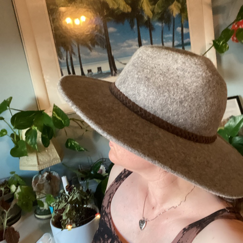 Billabong hat